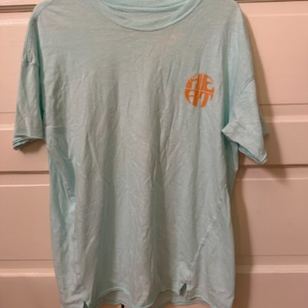 American Eagle Graphic Tee